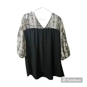 Womens flowy blouse!